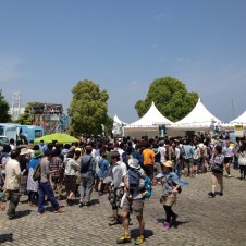 GREENROOM FESTIVAL ’13 天気もよくて大にぎわい。