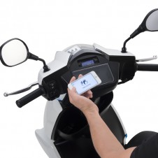 iPhoneと連携する電動バイク発表！