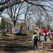 東京のど真ん中で、焚き火もできる！　子どもたちの解放区 プレーパーク