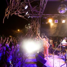 沖縄で開催される残波ジャムで、2014年のフェスのフィナーレを！