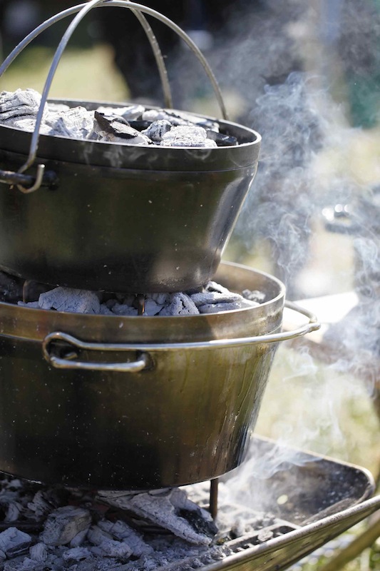 クリスマスはダッチオーブンであこがれの を自宅で Akimama アウトドアカルチャーのニュースサイト