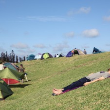 沖縄のビーチ沿いで、2015年最後のキャンプインフェスを！