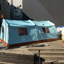 【速報】スクープ!　6月に発売されるCHUMSのロッジ型テントに注目