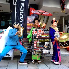 今週末9日、10日は東京神田でお祭り騒ぎ。スキー業界の両雄対決、神田の陣!?