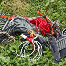 マッドマックスも付けている！ 山に、キャンプに、サバイバルにも役立つ『パラコード』