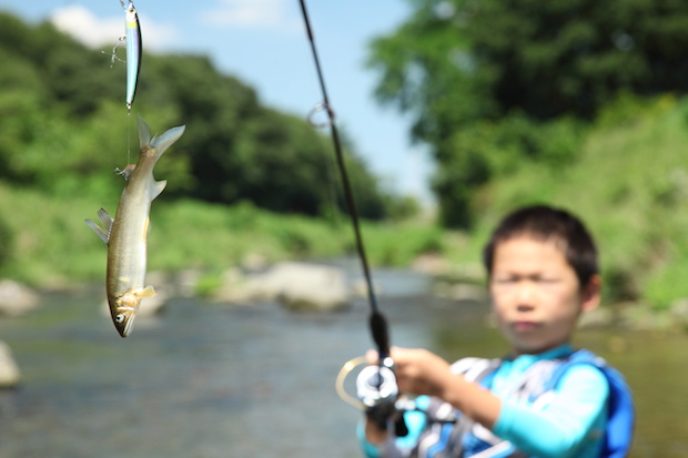 夏休み大作戦 ルアーでアユを釣ろう Akimama アウトドアカルチャーのニュースサイト