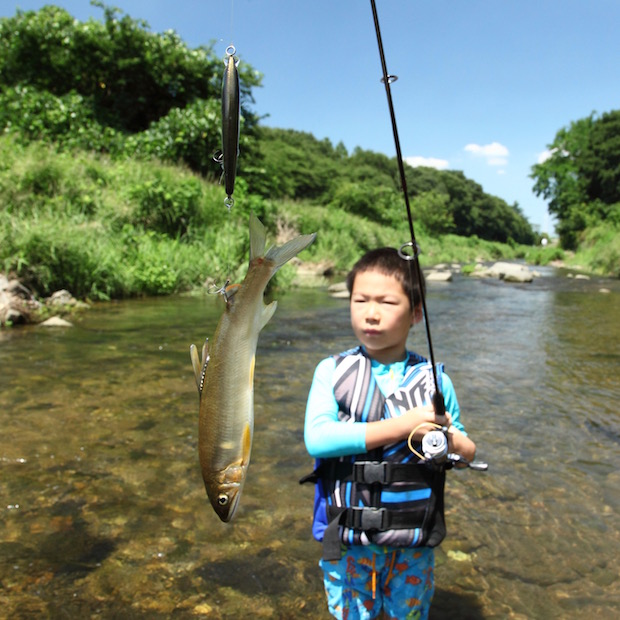 夏休み大作戦 ルアーでアユを釣ろう Akimama アウトドアカルチャーのニュースサイト