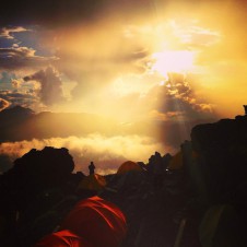 夏山の夜はテントでちょい呑み。山おつまみ４連発