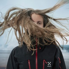 復刻？いや復活！ホグロフスの傑作「SPITZ JACKET」が北極圏の風で生まれ変わる
