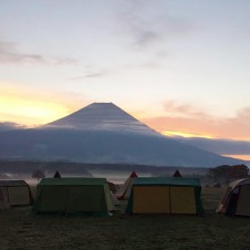 寒さを楽しもう！　晩秋の富士山麓で遊ぶ「ふもとっぱらでそとあそび vol.11」開催