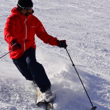 ピークパフォーマンスのスキーウェア［マルーンジャケット］がロングセラーを続ける理由を検証してきました