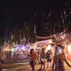 南北全長約4km！ 夢のように現れて消える苗場「フジロック」巨大ビレッジ全図