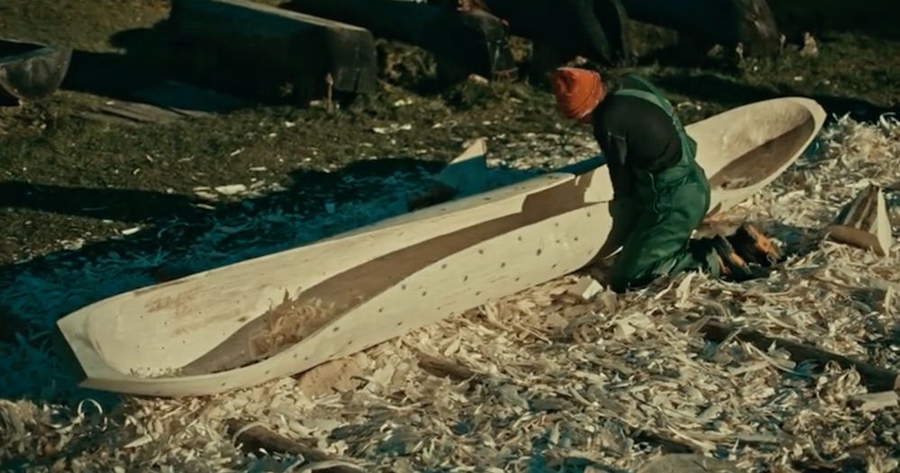 海外 一本の丸太からカヌーを削り出す ラトビアの伝統的手法を描いたドキュメンタリー映像 Akimama アウトドアカルチャーのニュースサイト