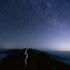 「TRANS JAPAN ALPS RACE」 超人たちの足跡と日本アルプスの壮麗な自然を記録した 山岳写真集『TJAR』が完成