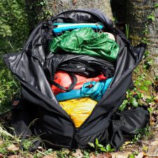 Ｙ字に開くバックパックは荷物の取り出しが便利です！『ミステリーランチ クーリー40』