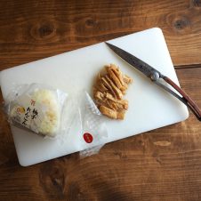 おいなりさんの揚げ、そんなふうに使っちゃうの!! 意外な3種の「ものぐさおとこの山ごはん㉓」