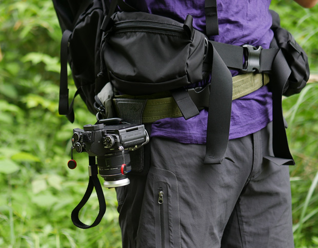 登山時にカメラを好みの場所に取り付けるマウントシステムを使ってみた Akimama アウトドアカルチャーのニュースサイト
