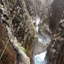 「称名川本流、単独完全遡行」大西良治さんのトークイベントが開催