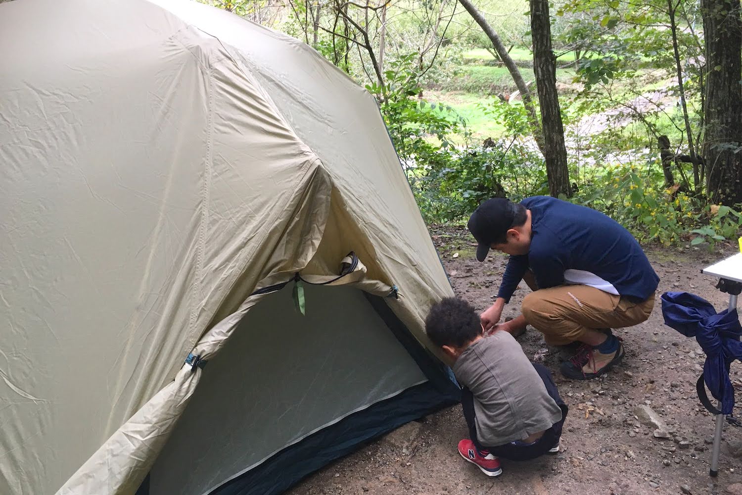 【自然を楽しむファミリーキャンプ】改善すべきはまず「寝床」 親子 キャンプ シュラフ マット