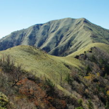 【低山ガイド】西のよい山ひくい山 —— 標高も山頂の眺めも日本百名山とほぼ同じなのだ！