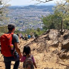 【山ヤの子育て】親子登山18座目・子どもの山道具、最初に買うならなにがいい？