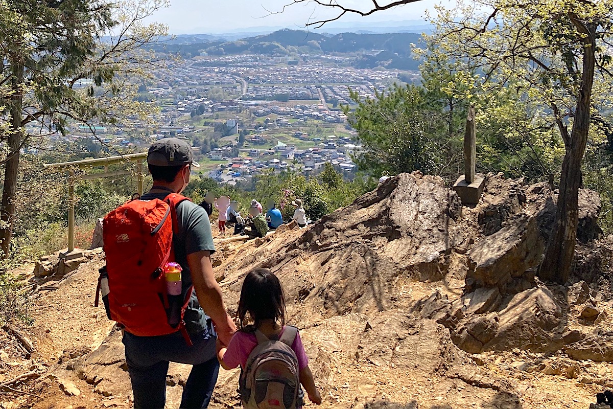 山ヤの子育て】親子登山18座目・子どもの山道具、最初に買うならなにが 山ヤの子育て】親子登山18座目・子どもの山道具、最初に買うならなにが