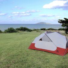 “ありのまま”を楽しむ離島キャンプの魅力──宮古島、Y’sガーデン狩俣キャンプ場